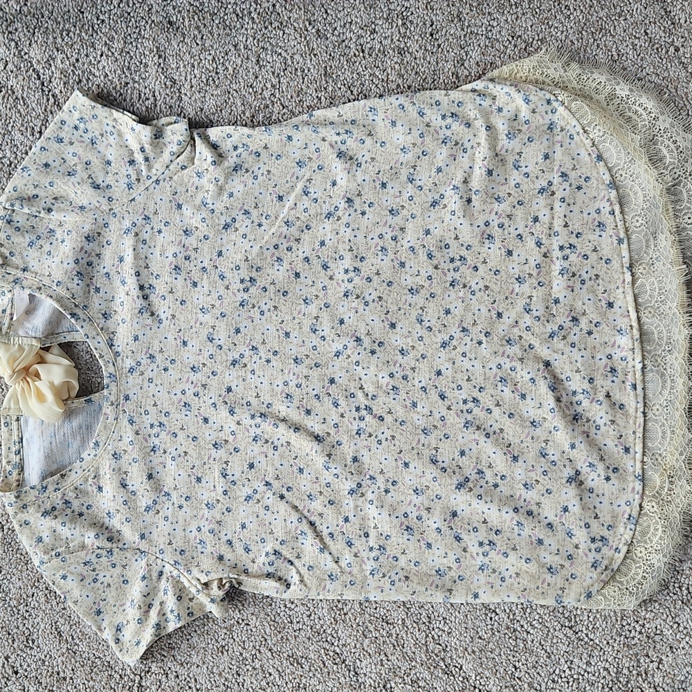 LC Lauren Conrad Blue and Cream Knit Top